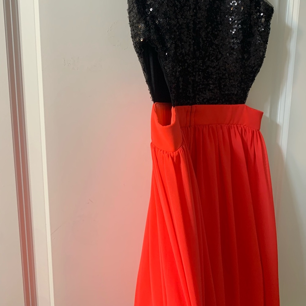 Black and red sparkly party dress - Picture 3 of 4
